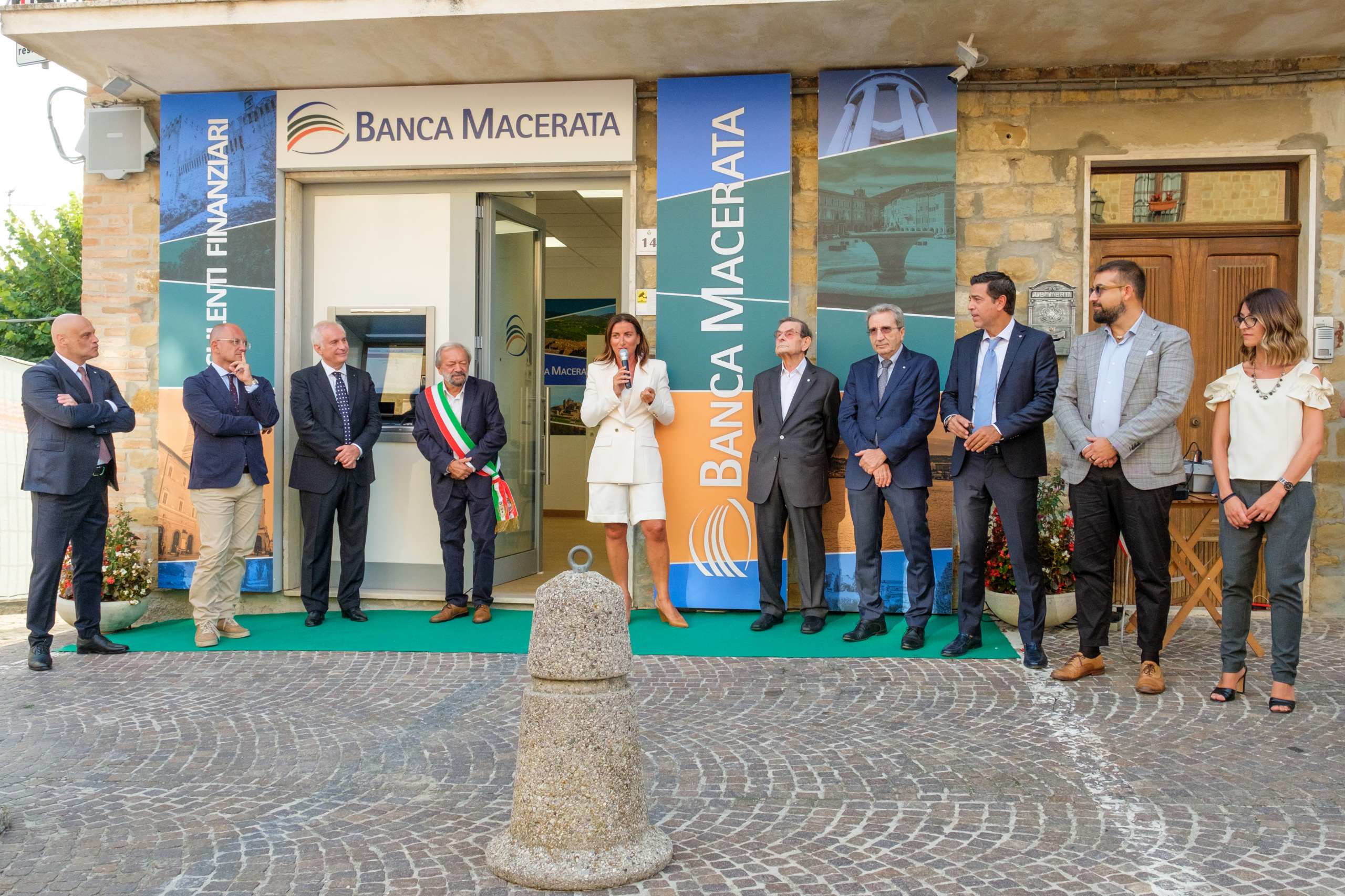 Continua lo sviluppo di Banca Macerata: nuova apertura a Gualdo | Banca Macerata 4