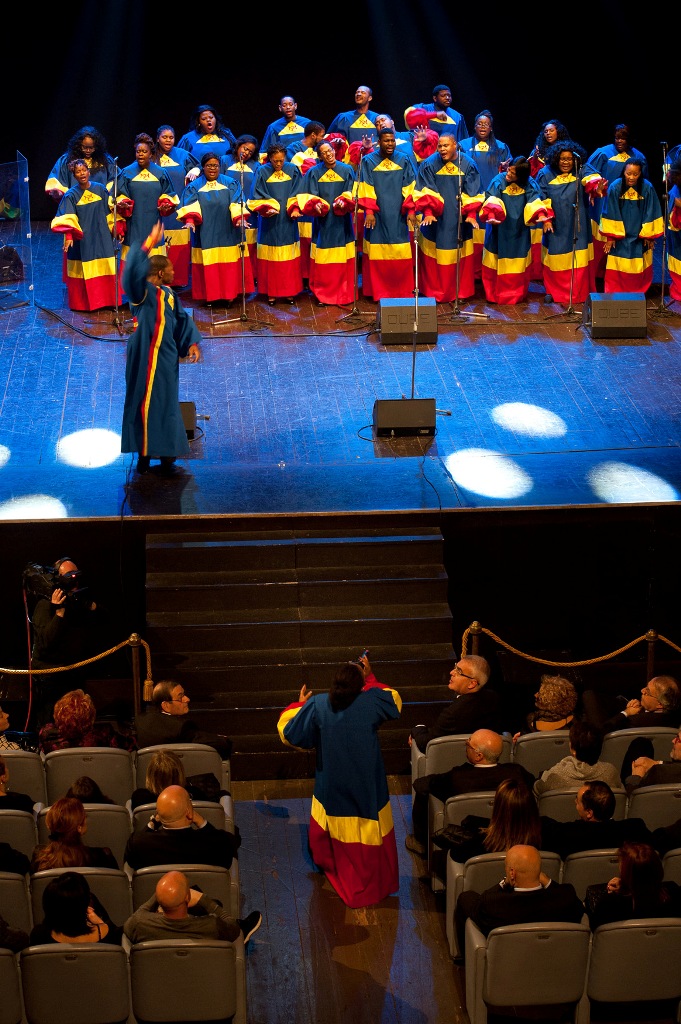 Entusiasmo alle stelle per il concerto gospel della Banca | Banca Macerata 3