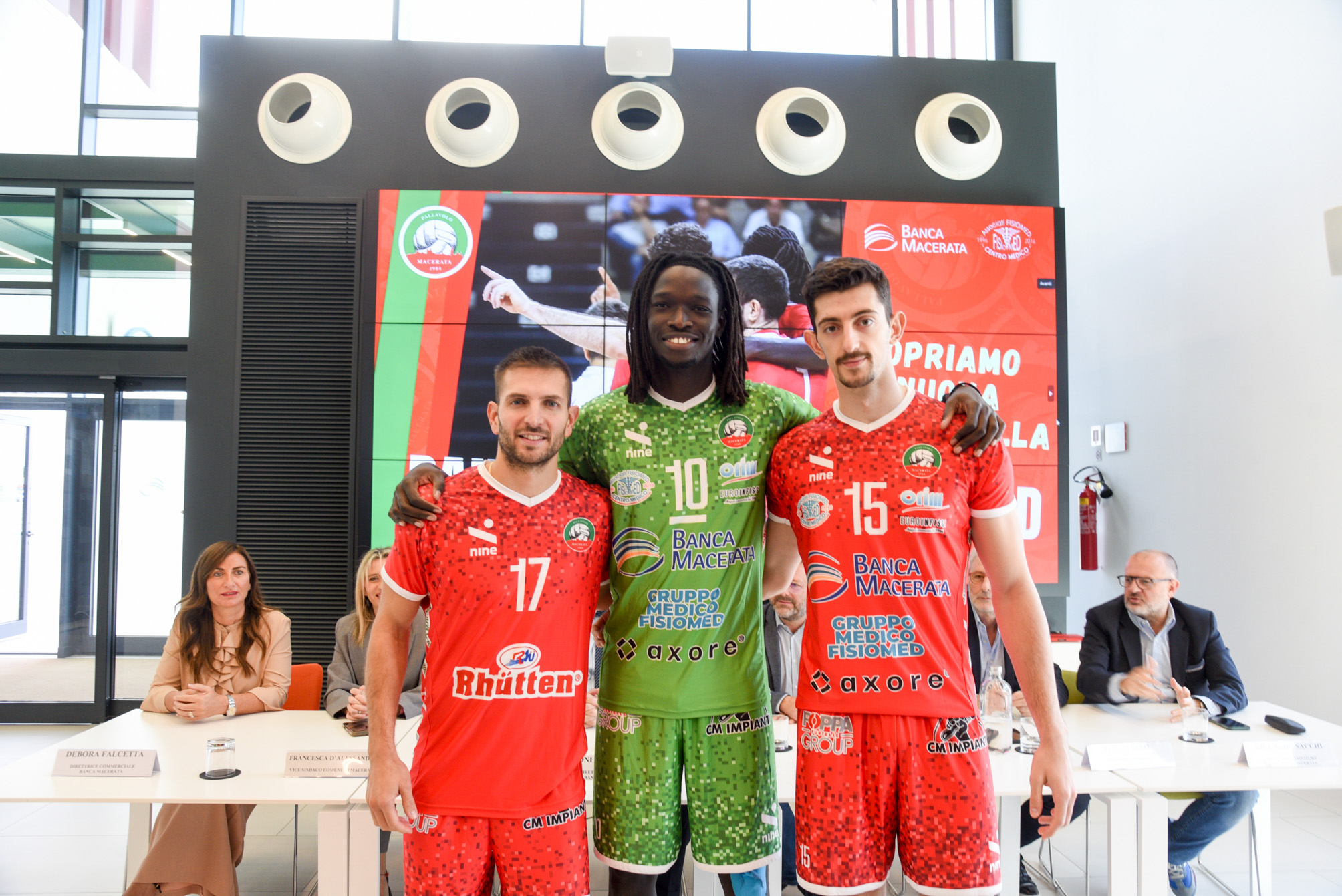 Un evento tra sport e merito: consegnate le Borse di Studio ‘Paolo Mercuri’ e presentate le nuove maglie della Banca Macerata Fisiomed | Banca Macerata 7
