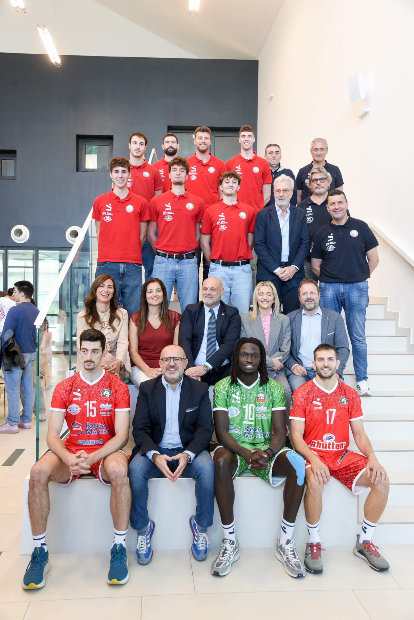 Un evento tra sport e merito: consegnate le Borse di Studio ‘Paolo Mercuri’ e presentate le nuove maglie della Banca Macerata Fisiomed | Banca Macerata 10