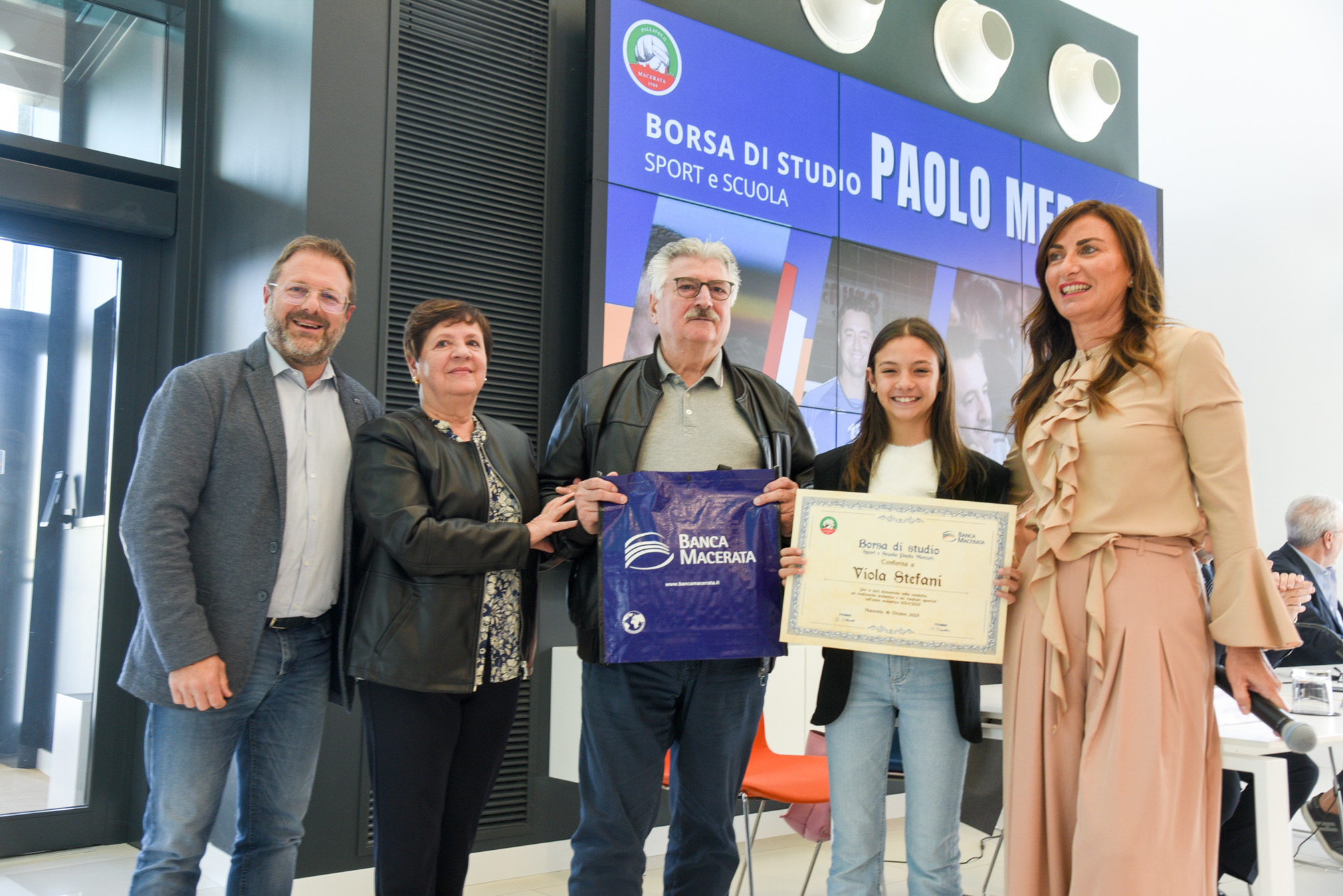 Un evento tra sport e merito: consegnate le Borse di Studio ‘Paolo Mercuri’ e presentate le nuove maglie della Banca Macerata Fisiomed | Banca Macerata 6