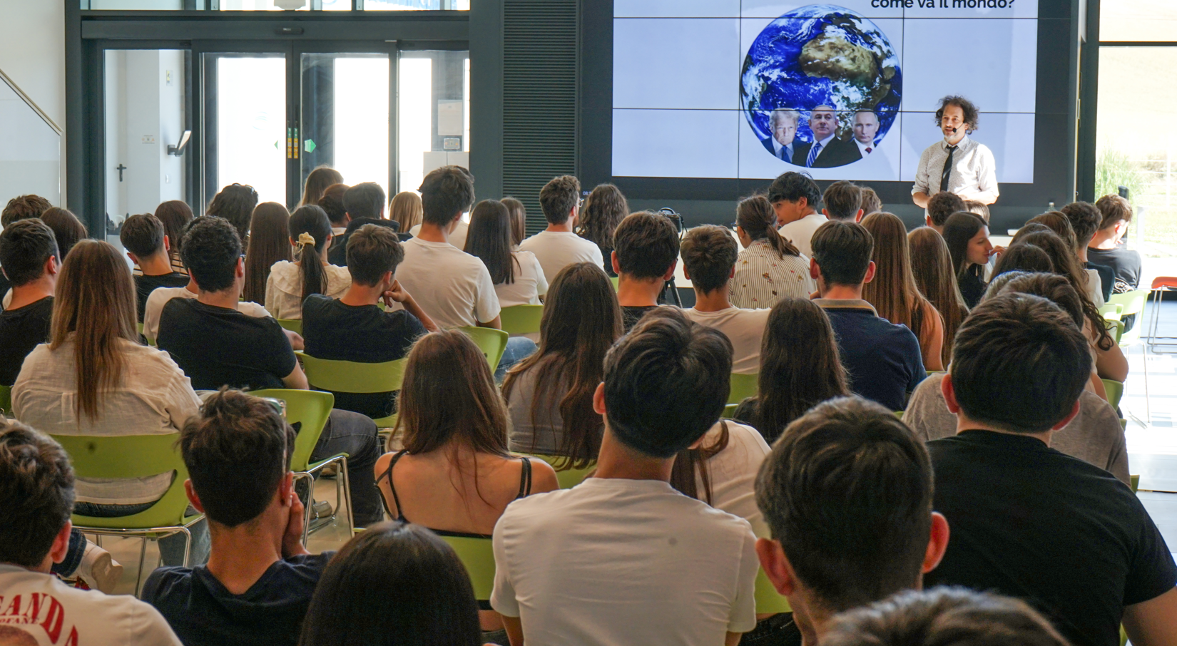 Giovani ed educazione finanziaria: si chiude il progetto per l'a.s. 2025/2026 con oltre 200 studenti coinvolti | Banca Macerata 1