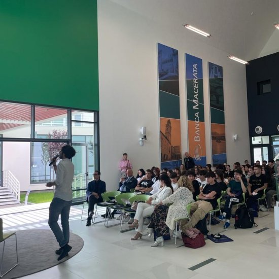 "Fate il nostro gioco": evento finale del progetto di educazione finanziaria | Banca Macerata 2